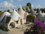 Panorama trulli.jpg (101456 byte)